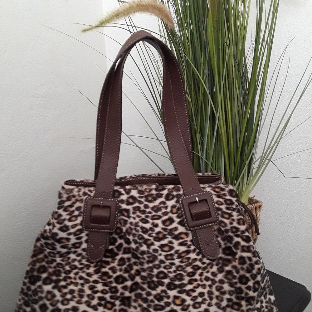 Liz claiborne handbag.